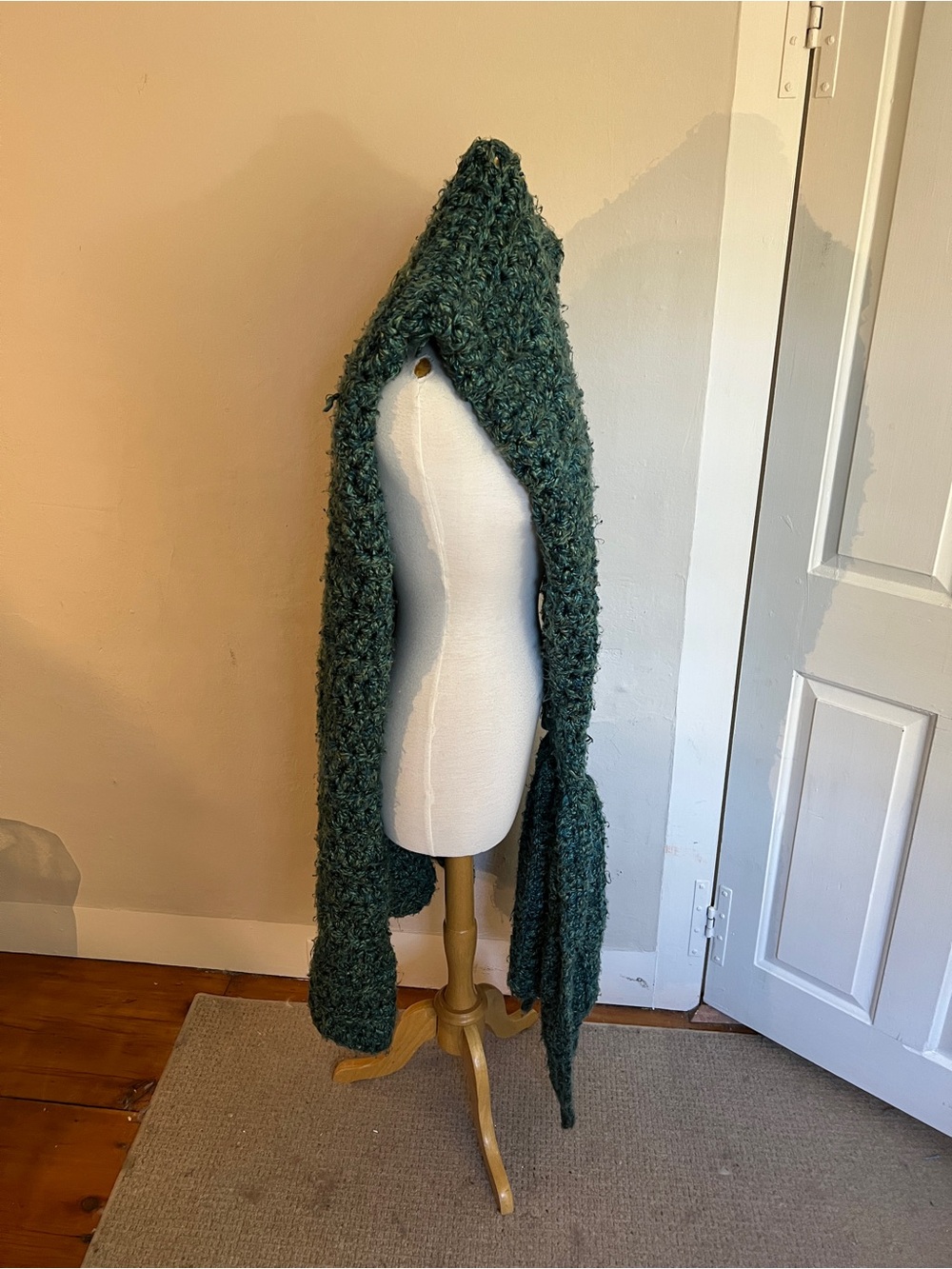Cozy Dark Teal Mermaid Tail Throw Blanket - Handcrafted Comfort - Picture 8 of 8